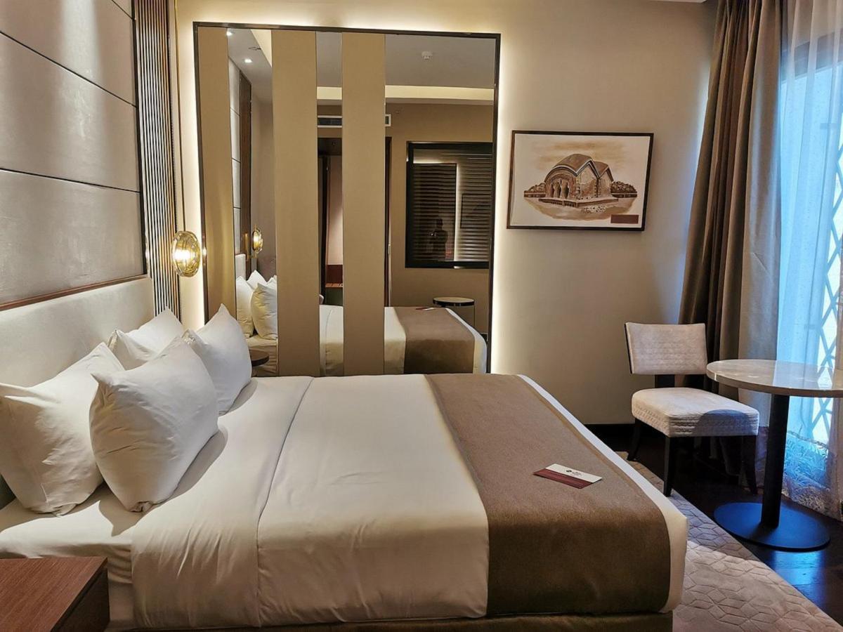 Best Western Plus Maya - Luxury Collection Hotel Dhaka Bagian luar foto