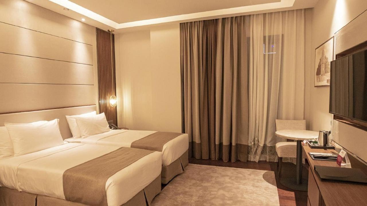 Best Western Plus Maya - Luxury Collection Hotel Dhaka Bagian luar foto