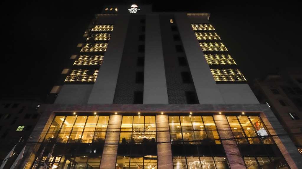 Best Western Plus Maya - Luxury Collection Hotel Dhaka Bagian luar foto